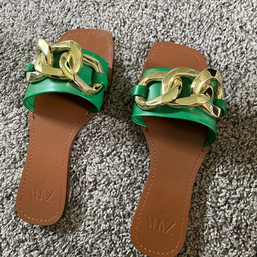 NEVER WORN! Zara Green and Gold Chain Slide Sandals - Picture 2 of 4